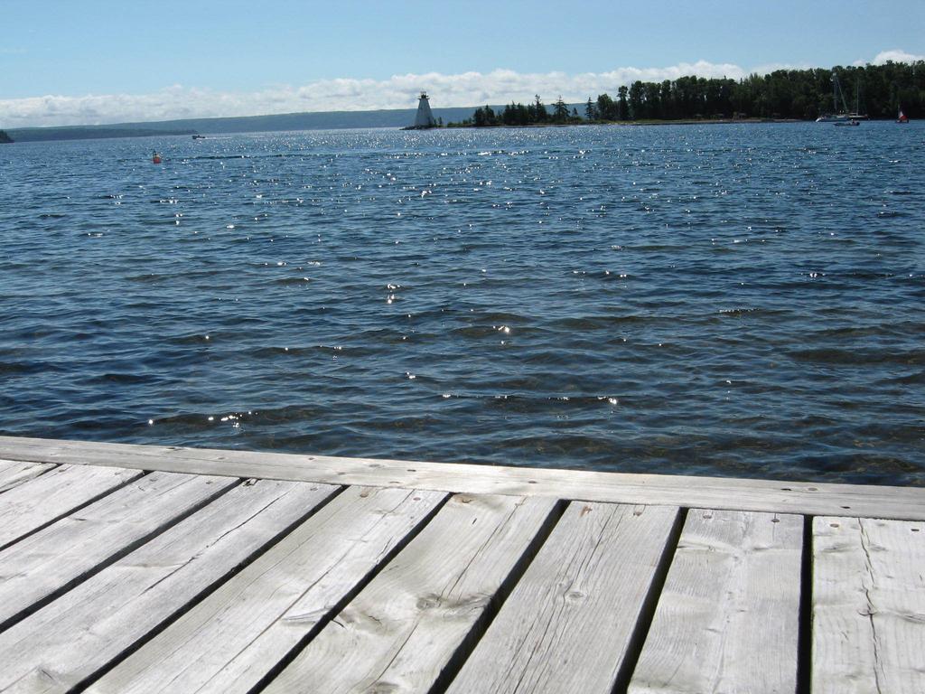 Dunlop Inn Baddeck Exterior photo